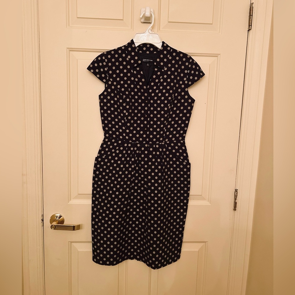 Jones New York Navy Blue Dress with Grey Polka Dots - Midi Cap Sleeve size - 4P